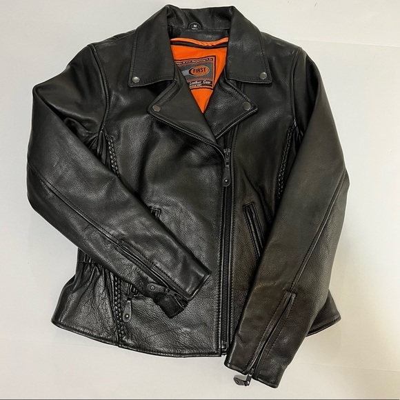 First Classics • Women Leather Motorcycle Jacket - Picture 4 of 13